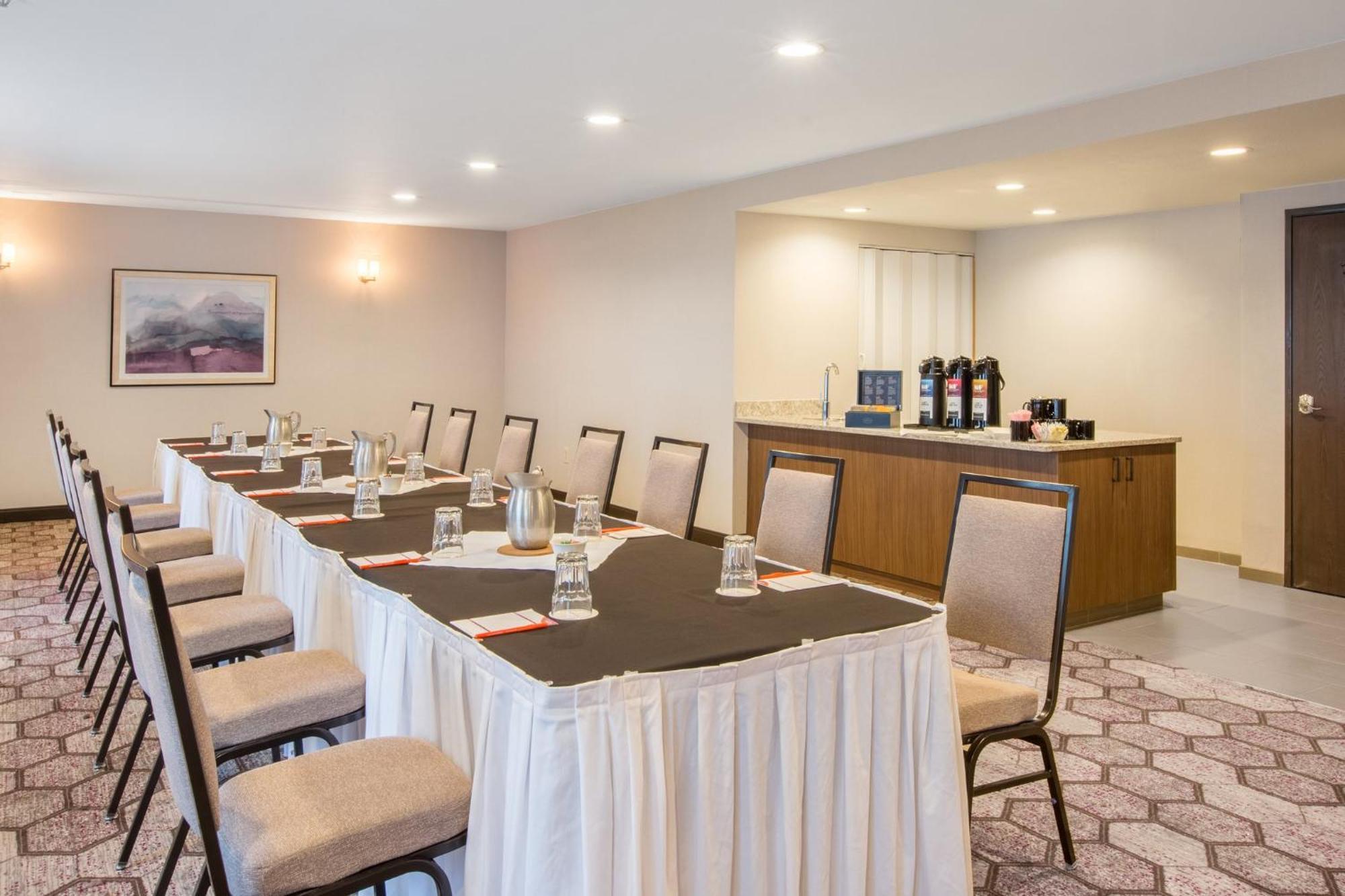 Hotel Ac By Marriott Portland Oswego 4*
