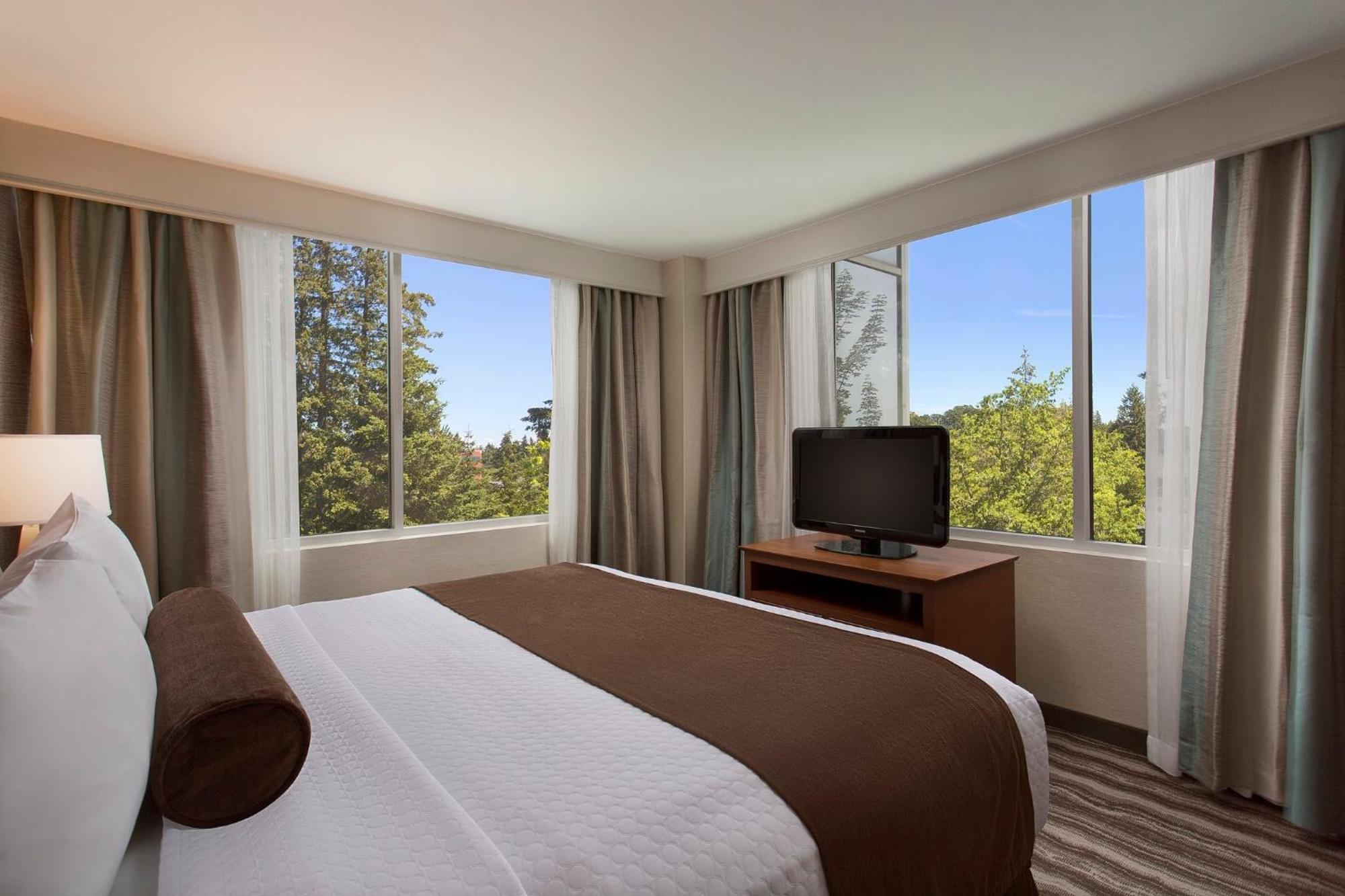 Hotel Ac By Marriott Portland Oswego Lake Oswego