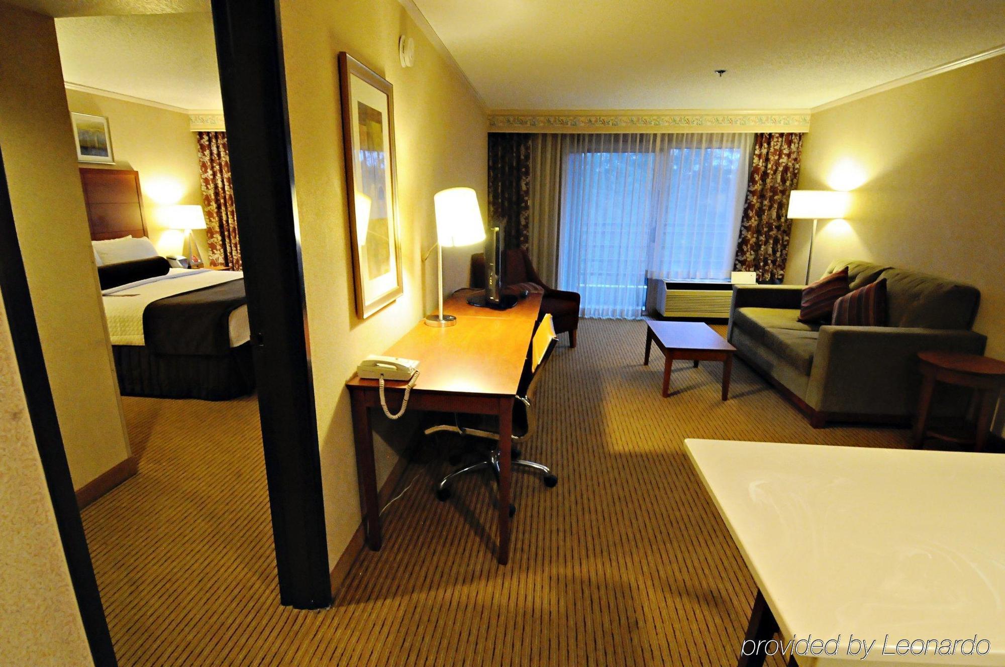 Hotel Ac By Marriott Portland Oswego 4*
