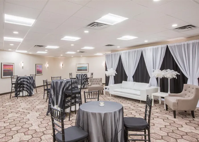 Ac Hotel By Marriott Portland Lake Oswego
